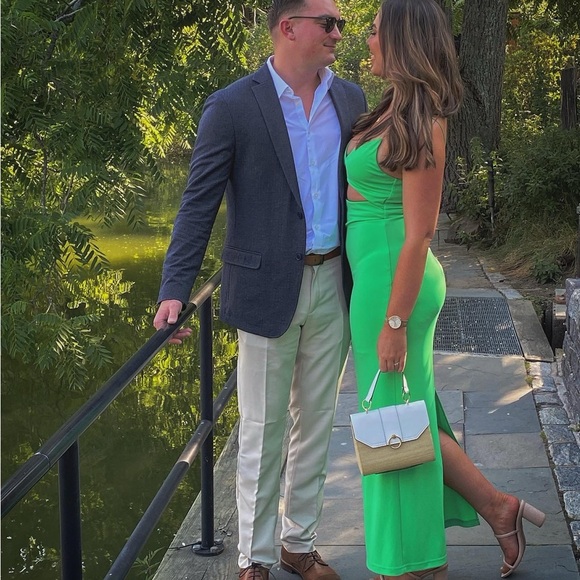 Alice and Olivia Green Midi Dress with Cutout. - Picture 6 of 6